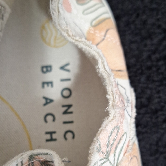 Vionic Beach "Pismo" Slip-On Sneakers - 7 ½ - Floral Peach White Faces Fruit - Picture 2 of 10